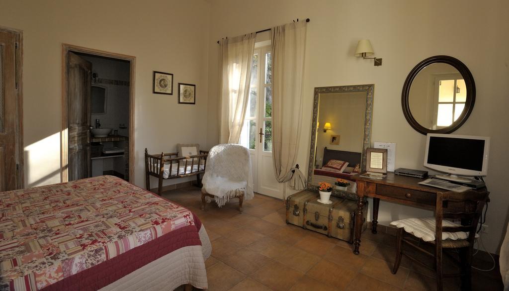 Bed and Breakfast Mas De Lure Salon-de-Provence Exterior foto